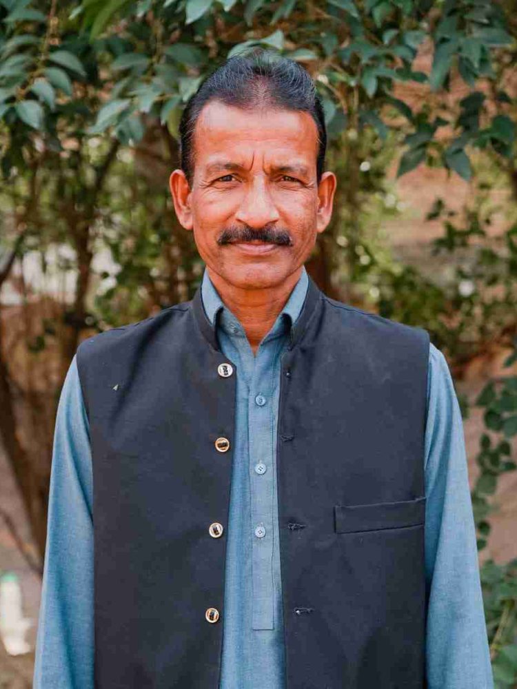 Name Javaid Inayat designation choir Leader